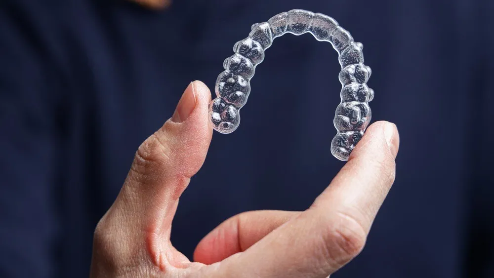 Các phương pháp niềng răng trong suốt