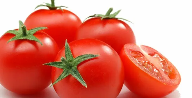 Tẩy trắng răng ố vàng bằng cà chua