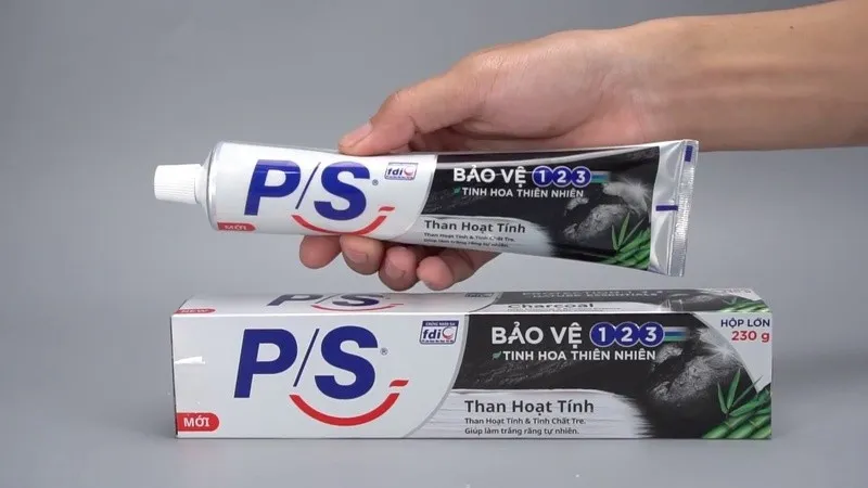 Cách làm trắng răng bị ố vàng tại nhà bằng than hoạt tính