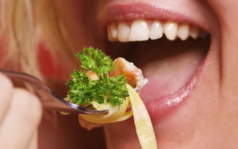 Cắt lợi bao lâu thì ăn uống bình thường