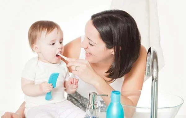 Đặc điểm răng của trẻ 1 tuổi như thế nào?