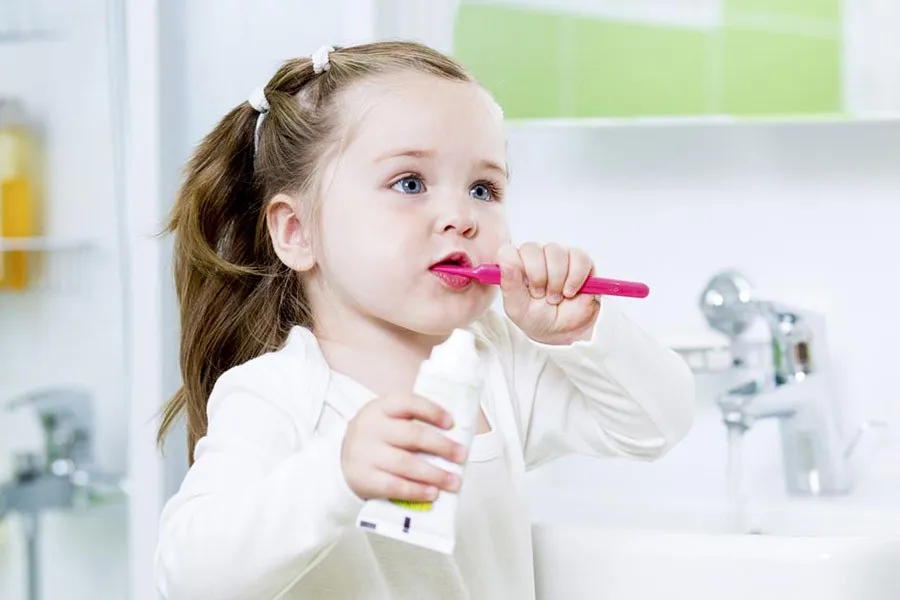 Bắt đầu cách chăm sóc răng miệng cho trẻ ngay từ sớm