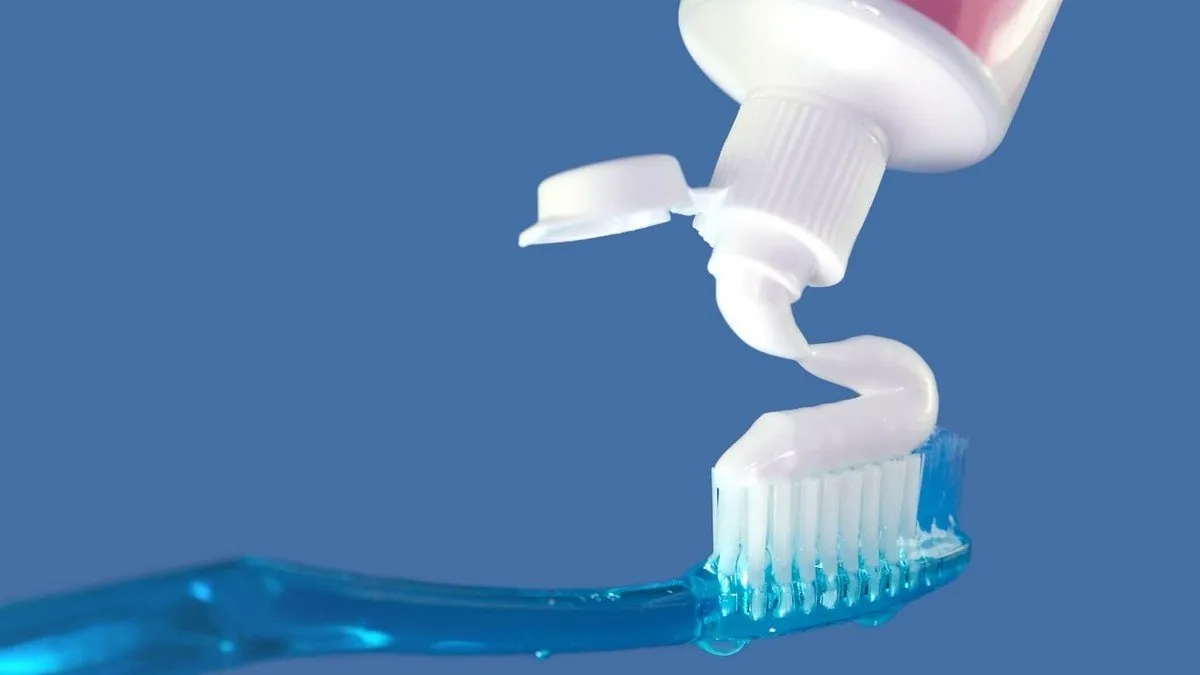 Vệ sinh răng miệng đúng cách và nhẹ nhàng