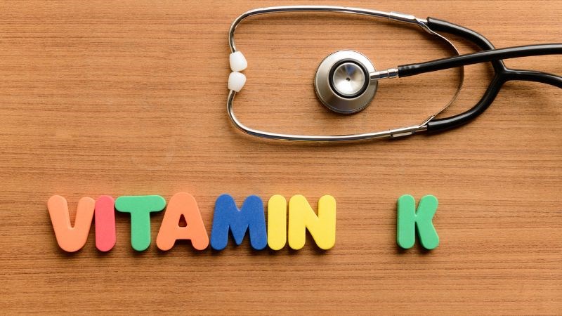 Bị chảy máu răng là thiếu chất gì – Vitamin K