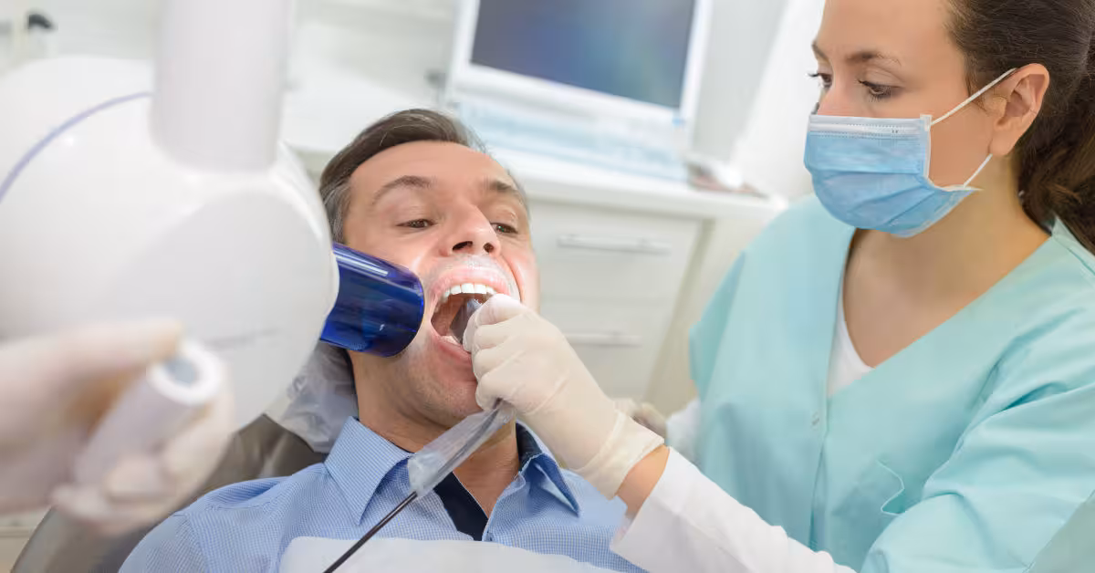 Bước 2: Vệ sinh và xử lý các bệnh lý răng miệng