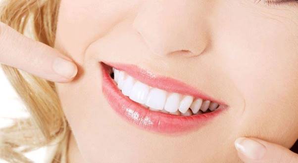 Cảm giác ngứa nhẹ ở vùng nướu