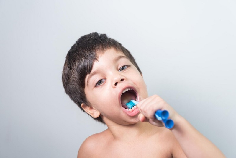 Chăm sóc răng miệng cho trẻ đúng cách