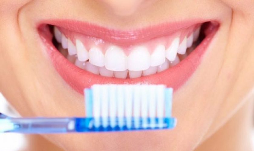 Vệ sinh răng miệng không đúng cách