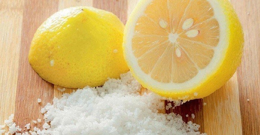 Cách làm rụng cao răng bằng muối và chanh