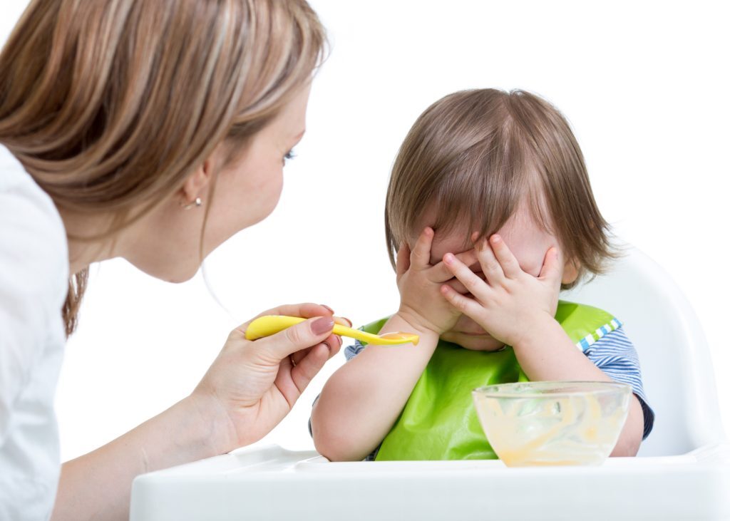 Gây đau nhức, biếng ăn, ảnh hưởng đến phát triển thể chất