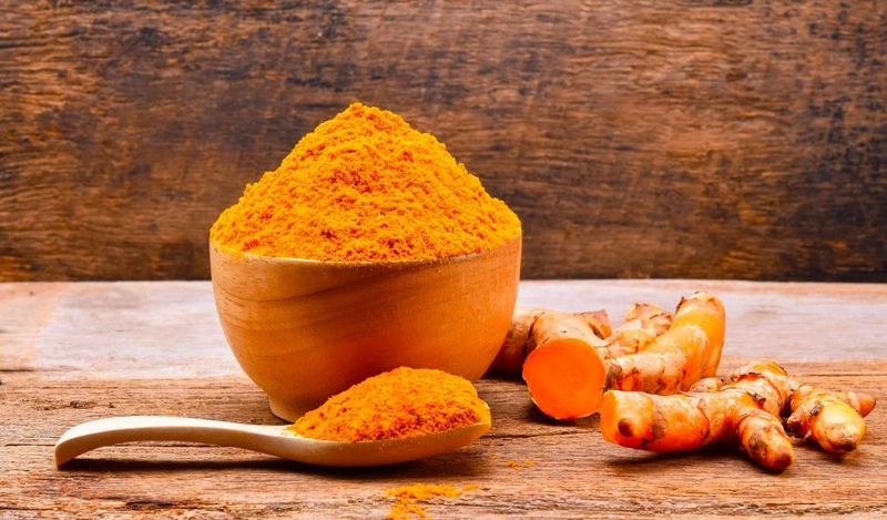 Cách sử dụng nghệ để lấp lỗ sâu răng tại nhà
