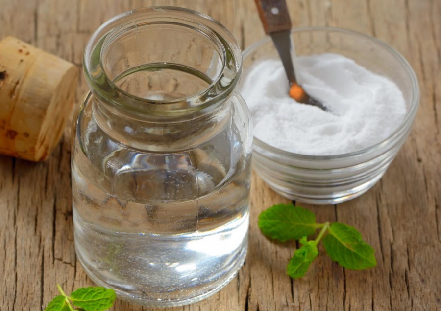 Dùng nước nguội để pha muối