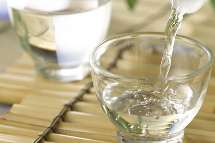 Làm sạch vôi răng bằng dung dịch giấm pha loãng