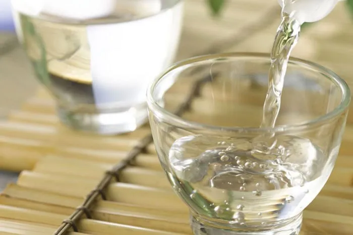 Làm sạch vôi răng bằng dung dịch giấm pha loãng