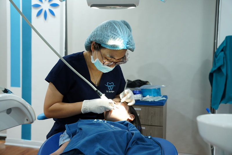 Lưu ý khi trồng răng cho người bị tiêu xương hàm