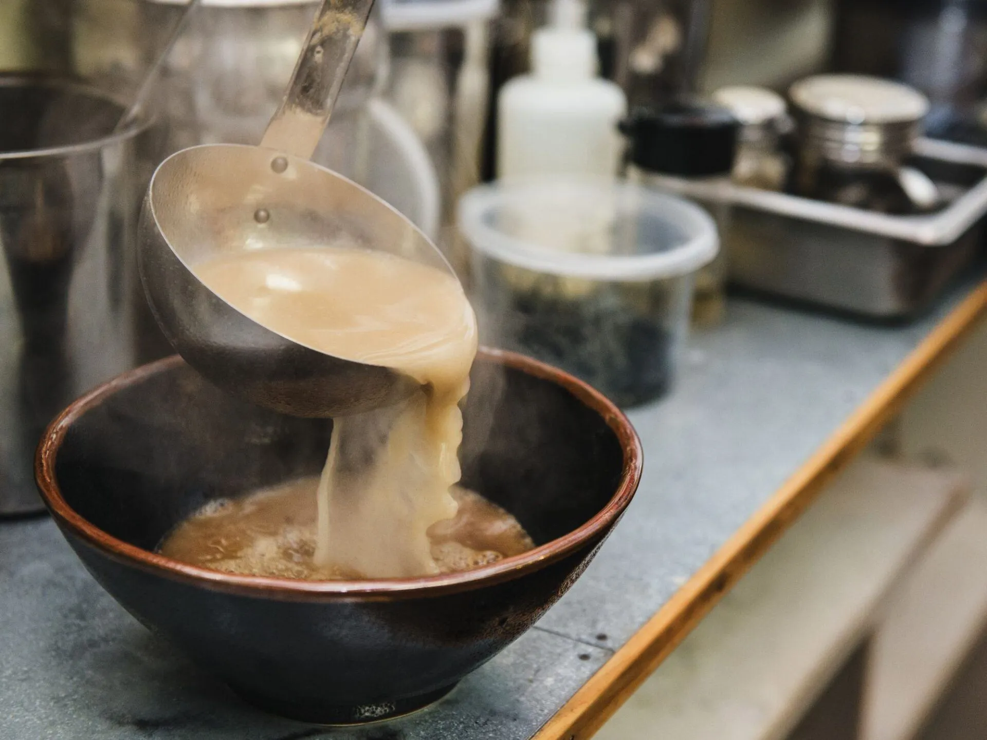 Các loại thực phẩm và đồ uống quá nóng hoặc quá lạnh