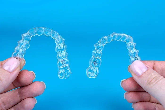 so sánh Zenyum và Invisalign